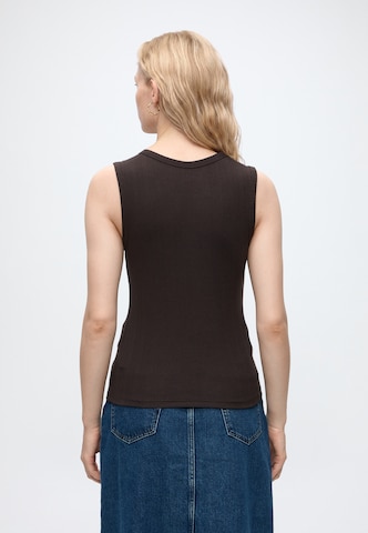 GAP Top in Brown