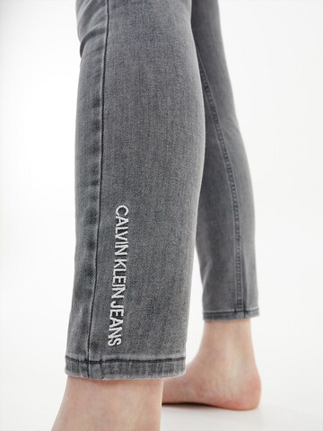 Calvin Klein Jeans Skinny Jeans in Grau