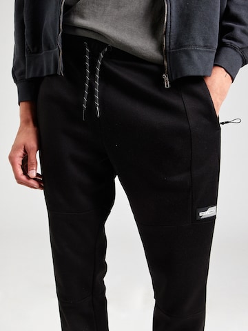 Tapered Pantaloni 'ONSLiam' di Only & Sons in nero