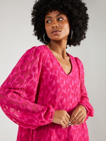 Robe 'IJUNA' b.young en rose