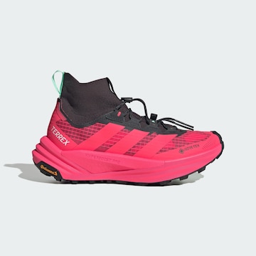 ADIDAS TERREX - Zapatos bajos 'Freehiker 3 Ultra' en rosa