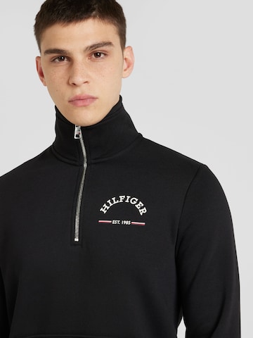 Bluză de molton de la TOMMY HILFIGER pe negru
