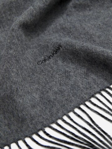 Calvin Klein - Cachecóis em preto