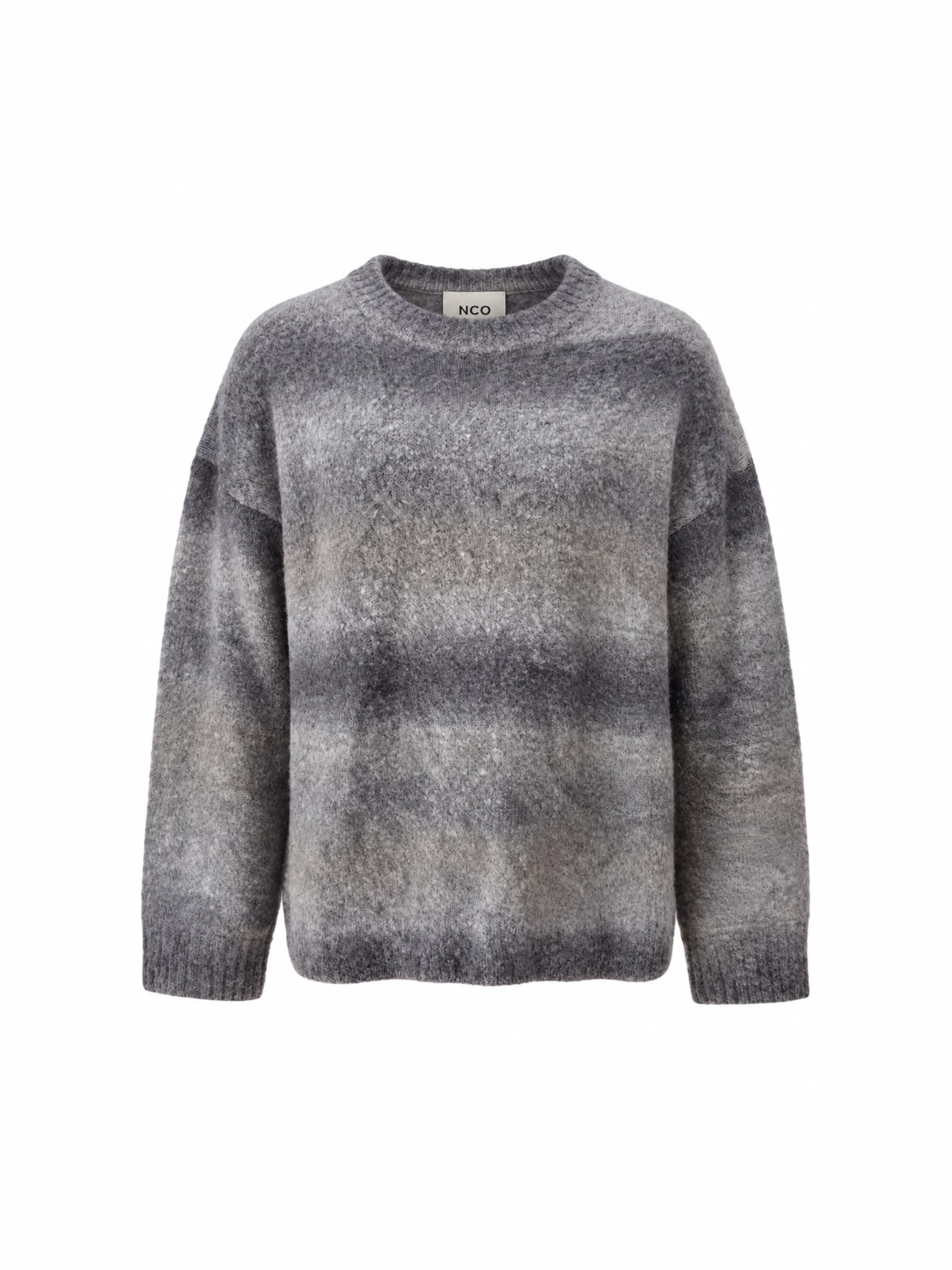 Pullover di NCO in grigio: frontale