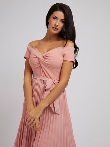 GUESS - Vestido de cocktail 'Erynn' em rosa