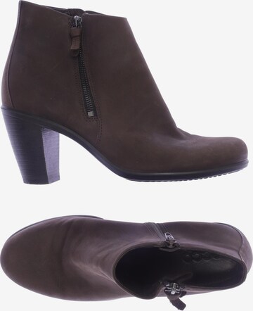 ECCO Dress Boots in 40 in Brown: front