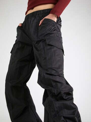 Effilé Pantalon cargo 'DATINE' b.young en noir