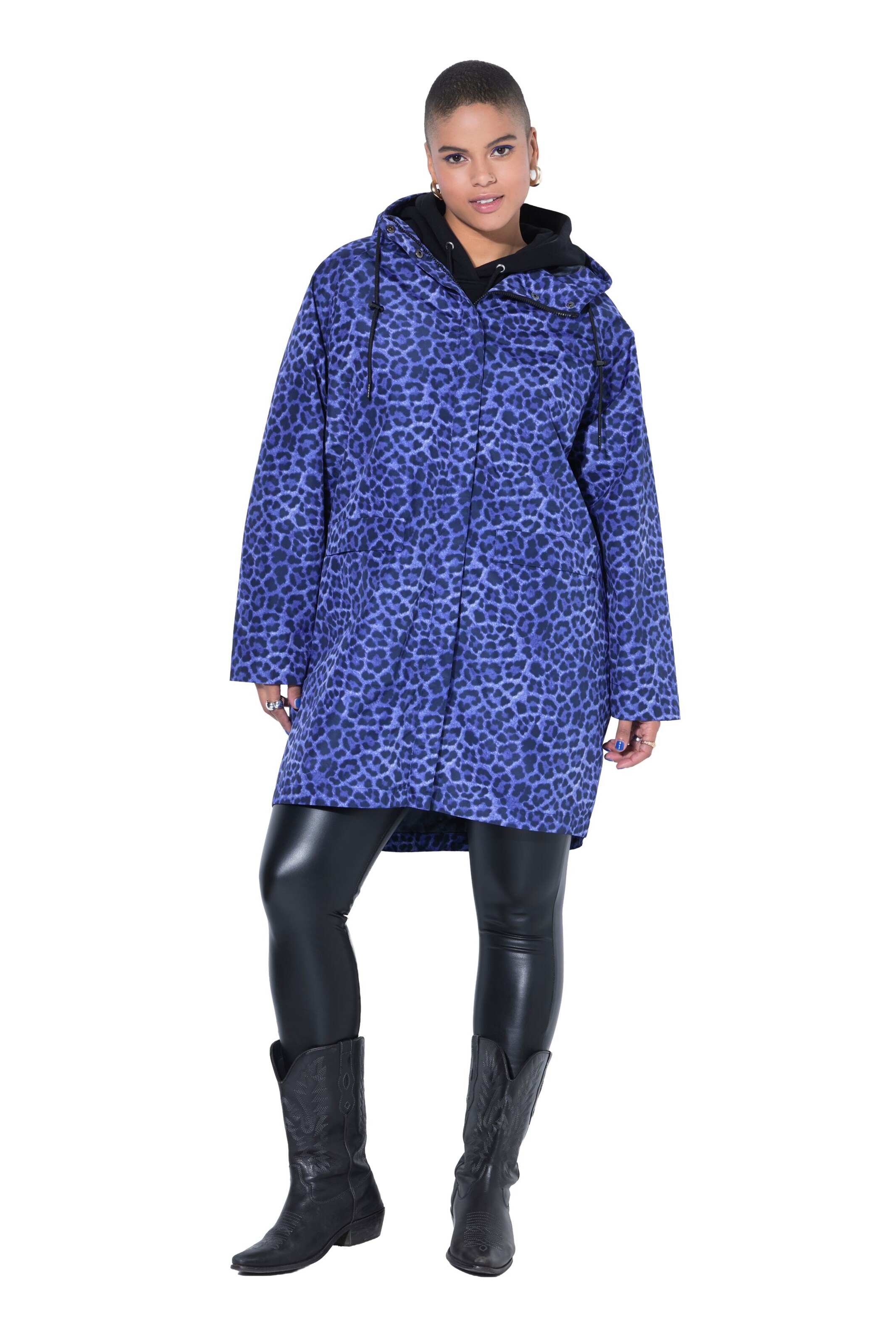 Studio Untold Between-Seasons Coat in Blue: front