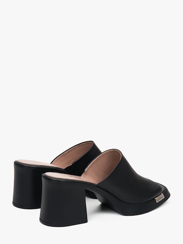 Zoccoletto '22-L-16' di Estro in nero