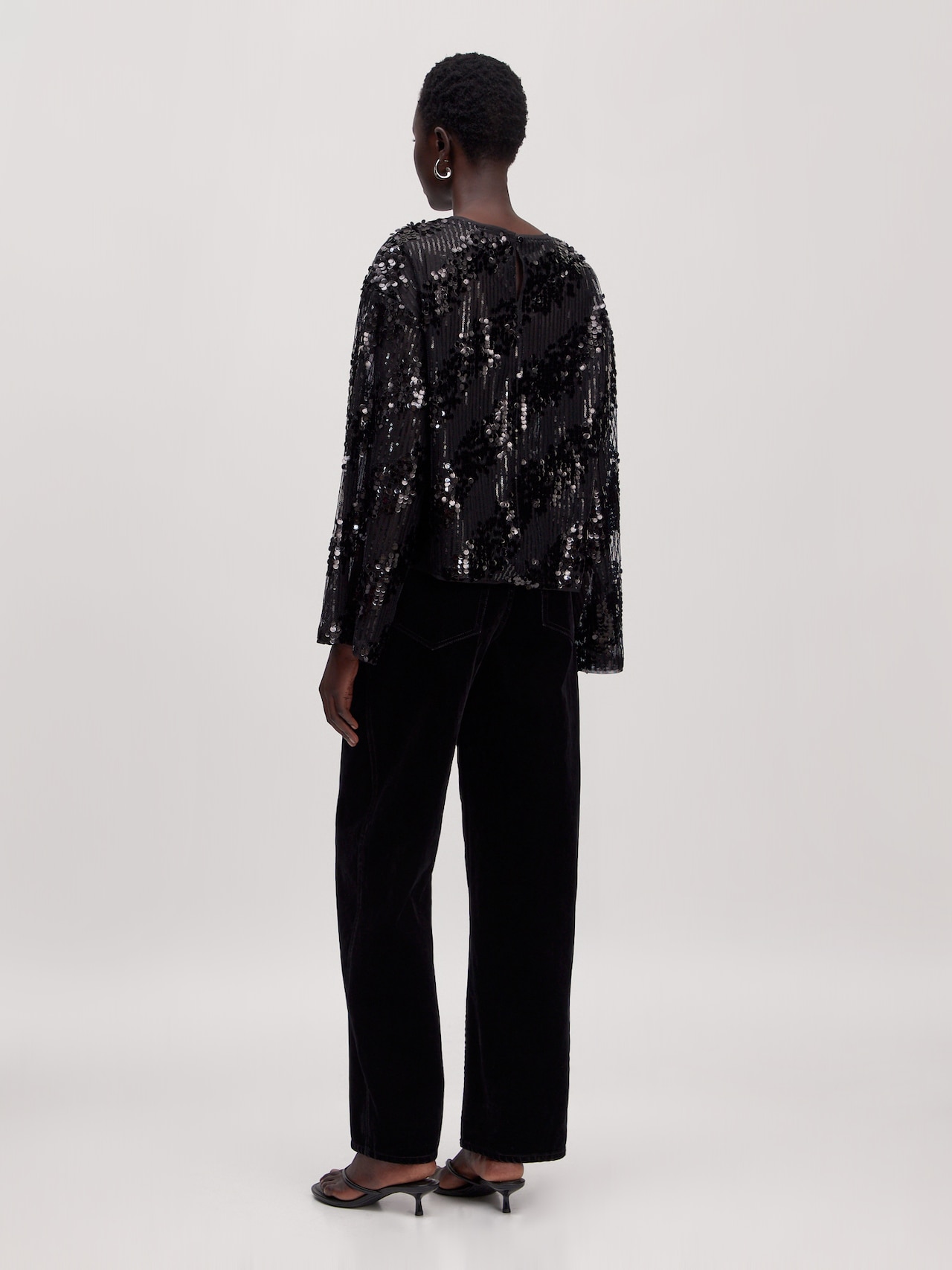 EDITED Produkte Shirt 'Xavia' schwarz