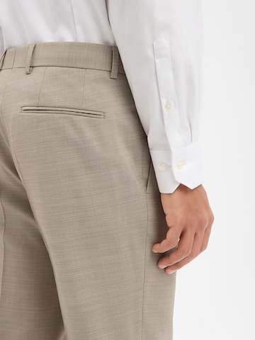 Regular Pantalon à plis 'Leon' BOSS en beige
