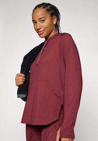 PUMA - Sweatshirt de desporto em vermelho