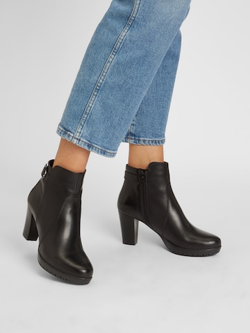 Bottines TAMARIS en noir : devant