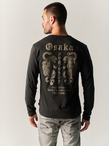 KOROSHI - Camisa em preto