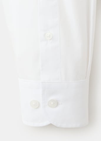 Coupe regular Chemise 'PLAY' MANGO MAN en blanc