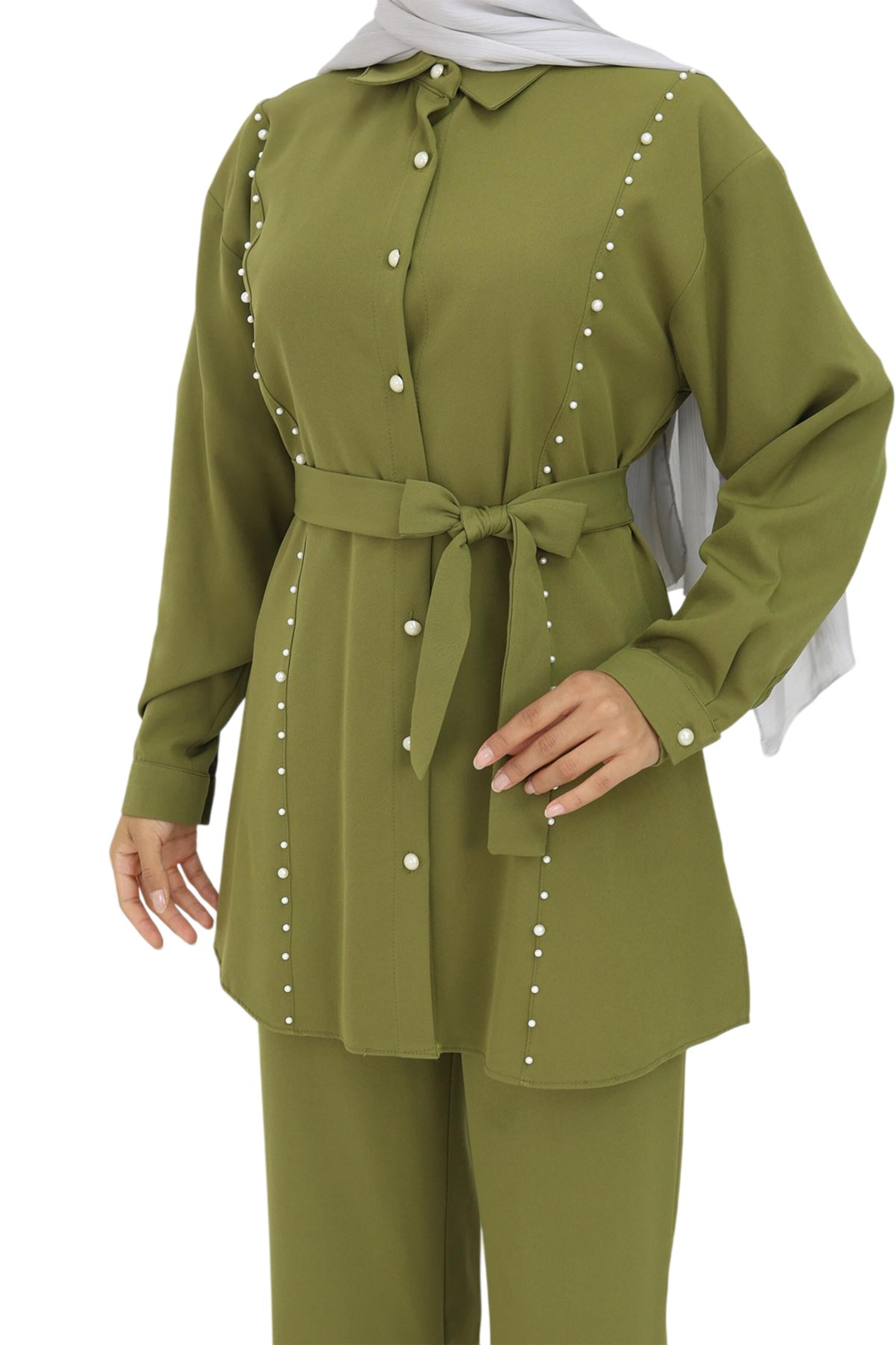 Pantalons de tailleur MODAMIHRAM en vert