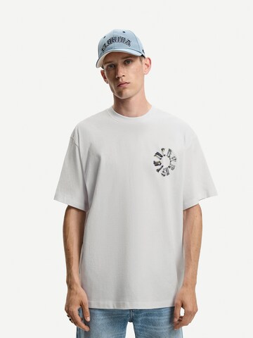 Bershka Тениска в бяло