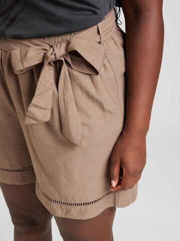 ONLY Carmakoma Loosefit Shorts 'Jupiter' in Braun