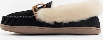 Mocassino 'Alpinsheepskin' di Minnetonka in nero: frontale