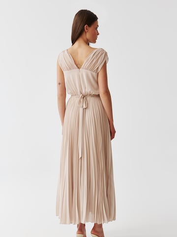 Robe de soirée 'MENTORA' TATUUM en beige