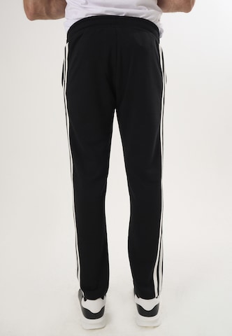 Felix Hardy Regular Trousers in Black