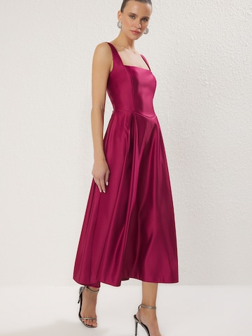 Trendyol Kleid in Lila: Vorderseite
