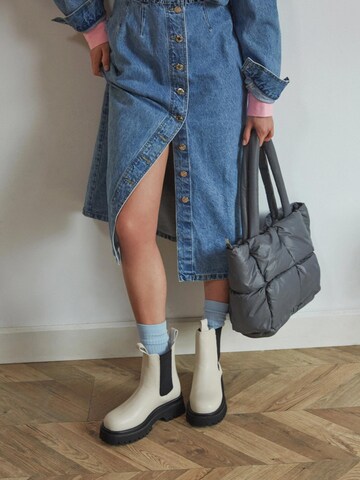 Estro Chelsea Boots '2501-02' in White