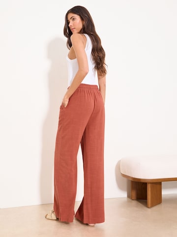 Lipsy Regularen Hlače | rjava barva