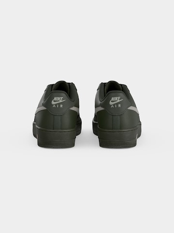 Nike Sportswear Tennarit 'Air Force 1' värissä musta