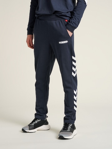 Hummel Tapered Sportbroek 'Legacy' in Blauw: voorkant