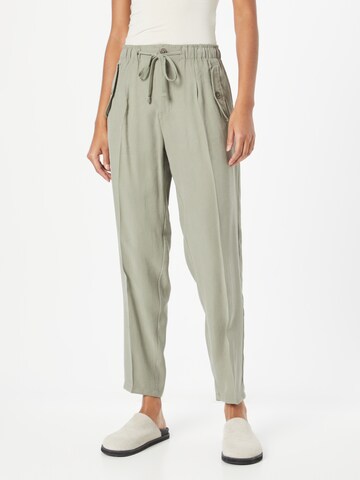 Stitch and Soul Regular Trousers with creases in Green: front