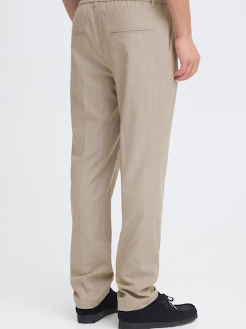 Casual Friday - Regular Calças com pregas ' CFMarc ' em bege