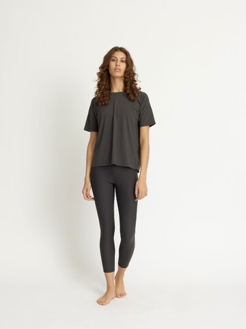 rethinkit studios T-Shirt 'Vela' in Schwarz: Vorderseite