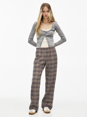 Loosefit Pantalon Pull&Bear en marron