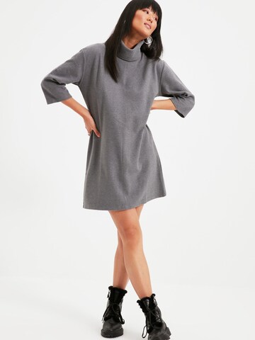 Abito in maglia di Trendyol in grigio: frontale