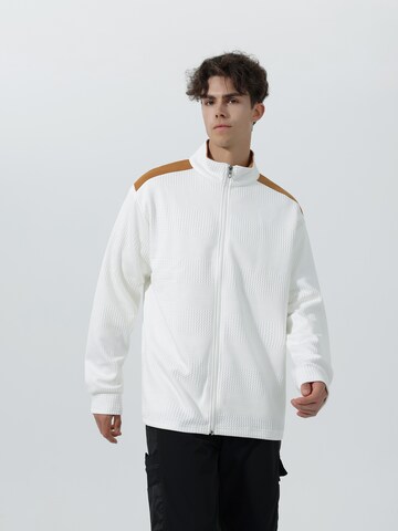 Youthup Athletic Cardigan in White