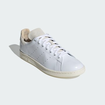 ADIDAS ORIGINALS Sneaker 'Nanzuka' in Weiß