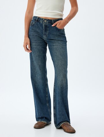 Koton Loose fit Jeans in Blue: front