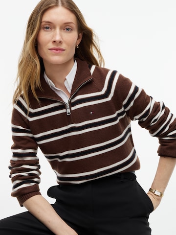 TOMMY HILFIGER Pullover in Braun