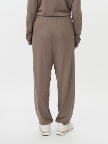 Effilé Pantalon 'Plenor' Masai en gris