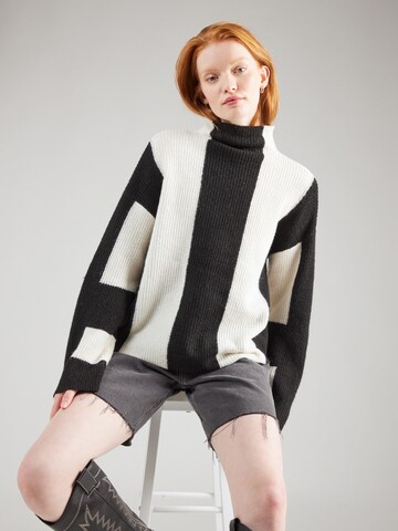 VILA Sweater in White: front