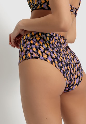 Pantaloncini per bikini 'Lavista' di LSCN by LASCANA in nero: dietro