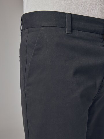 Regular Pantaloni eleganți de la Next pe verde