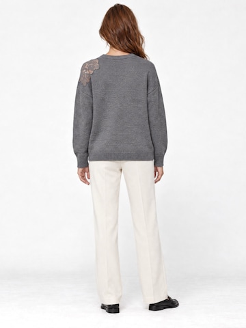 RYVAN Svetr 'Pullover' – šedá