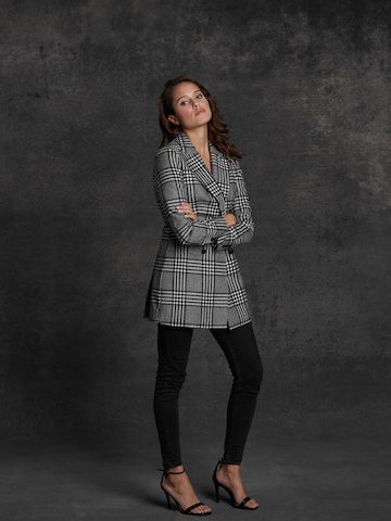 Vulto Blazer 'Charly' in Black: front