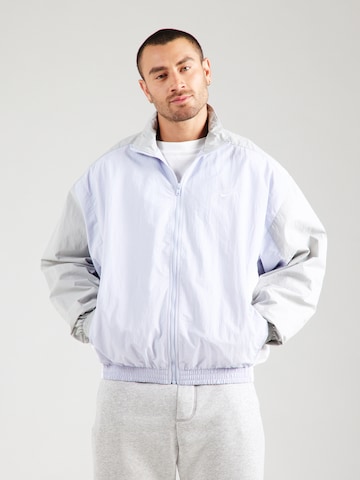 Nike Sportswear Overgangsjakke 'CLUB' i blå: forside