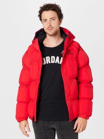 Veste mi-saison Jordan en rouge : devant