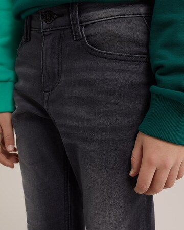 melns WE Fashion Šaurs Džinsi