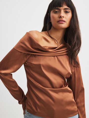 NA-KD Bluse in Bronze: Vorderseite