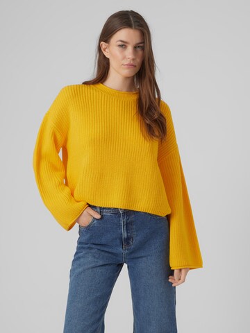 VERO MODA Sweater 'SAYLA' in Yellow